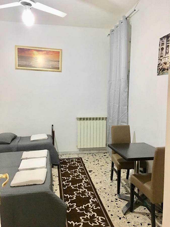 Ostello New Golden House *